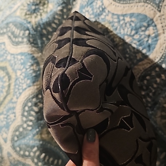 Coach Poppy - Picture 12 of 12